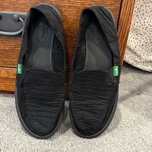 Women’s sanuk black- worn twice